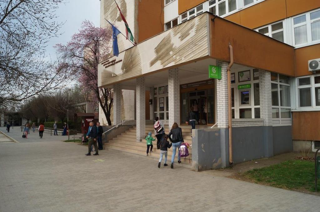 VALÓ AKADÁLYMENTES BEJUTÁS