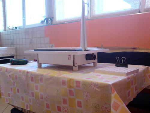 végett,perforálni énraktam lábakat a doboz (lábak