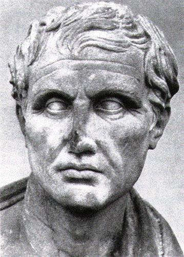 A vers disztichonban íródott. Caesarhoz Catullus elfordult a politikától, Caesarhoz c. epigrammája merész kiállás a művész függetlensége mellett.