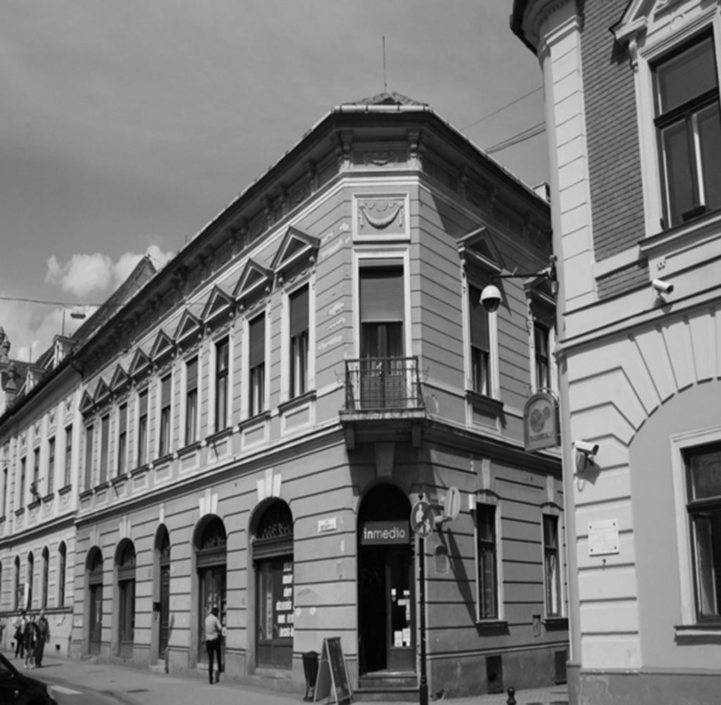 ket tulajdonosként inkább a szűkebb belvárosi negyedtől távolabb eső harmadik és negyedben találjuk, ugyanakkor ez az arány a