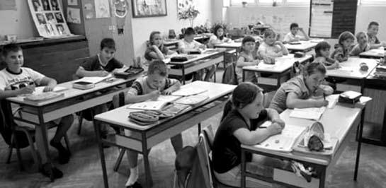 dolog. Amióta itt vannak a menekültek, ezen a környéken több támadás is történt már, az egyik ötven év körüli asszonyt a szomszédból pedig kis híján megerőszakolták.