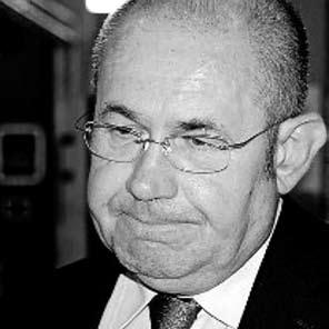Mi azt a hírt kaptuk a tartománytól, hogy a dékán úr azt nyilatkozta, hogy változatlanul meg lesz tartva a magyar nyelv és irodalom fölvételi, ezért is nem léptünk tovább.