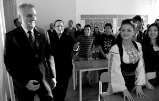 vérengzések áldozatai előtt mondta Tomislav Nikolić szerb elnök az M1-nek adott keddi interjúban.
