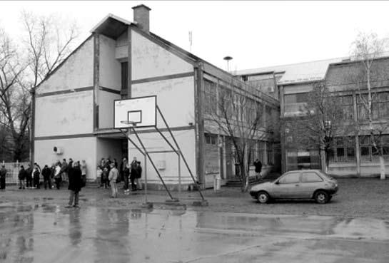 foglalkoztatnak kellő számú magyar polgárt. Nemcsak a mi esetünkben lesújtó a részarányos foglalkoztatottsági adat, hanem ugyanez vonatkozik a többi nemzeti közösségre is.