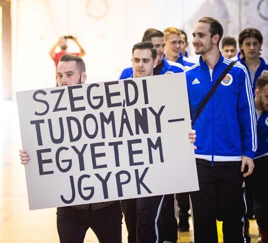 Szeptember 30. október 6. A TÓKI Tanítóképzõ szakcsoportjának két tagja, Cziberéné Nohel Gizella mesteroktató és dr.