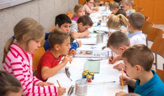 szakvezetéssel és 3, 5 vagy 7 boros kóstolóval A Vis Vitalis Bencés Ásványvíz Palackozó látogatása Ravazdon # ISKOLAI CSOPORTOKNAK Legyen jó napod: Kalandozás a ban középiskolás csoportok számára.