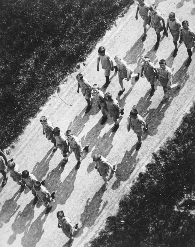 MUNKÁCSI Márton: Nyári tábor/summer Camp,