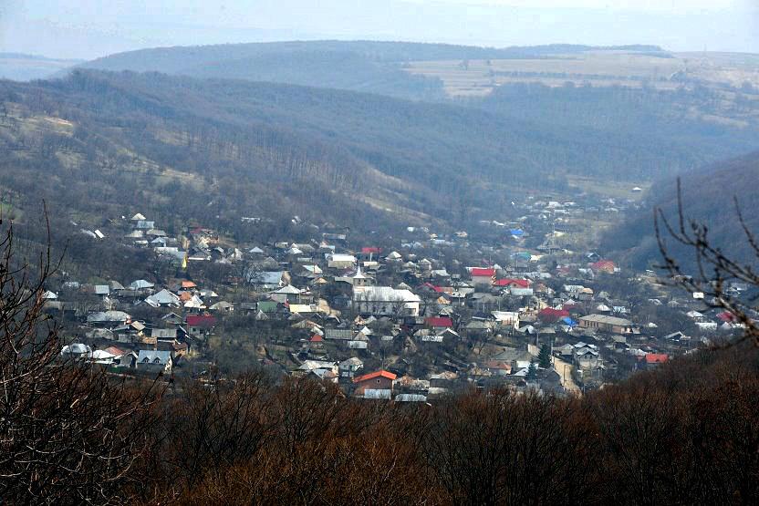 Csángó Tükör Nyelvőr 30 elnevezés magában hordozza a szerkezet frissességét, a másik településtől, Alsórekecsintől, (a külsőrekecsiniek körében egyszerűen Rekecsintől) való megkülönböztetést.
