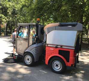 jóvoltából megszépült a Parkerdő, sétautat alakítottak ki, padokat, tájékoztató táblákat, madárodúkat helyeztek el