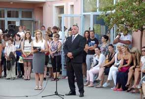 elvégeztük az aula és a tantermek egy részének festését, meszelését» 7 tanterem padlózatát újítottuk fel A tornaterem padlózatát egy gazdasági társaság