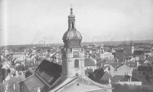 metszet, más részükön a magassági arányok adnak támpontot a tekintetben, hogy a ma álló kémény és a világháború előtti kémény ugyanaz a szerkezet-e.