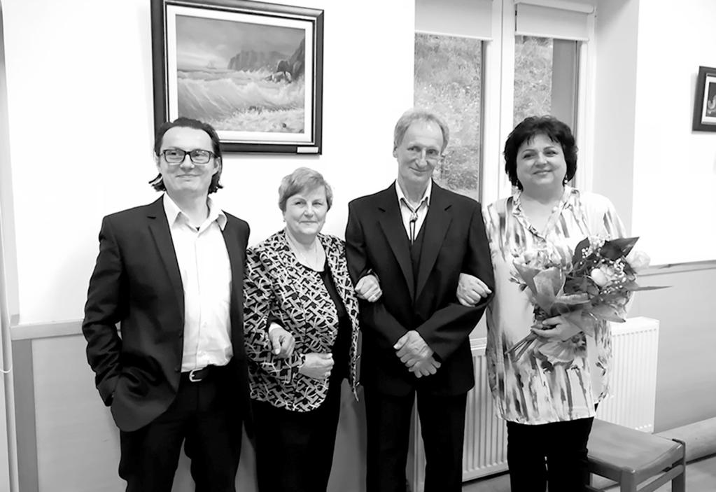 Zamárdi Hírmondó 20.oldal 2019. május vevõvé vált, amikor a székekre elõre elhelyezett dalt Pánti Anna vezetésével közösen elénekelték.