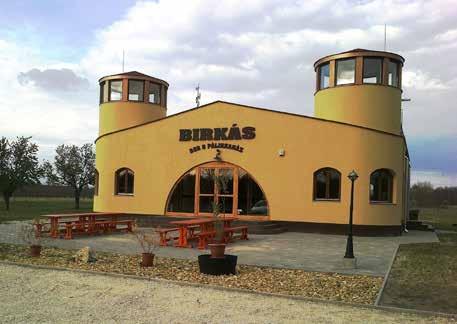 Birkás Bor- és Pálinkaház Birkás Bor- és Pálinkaház Cím: 6070 Izsák-Kurjantó, 52-es főút, 34. kilométerkő Honlap: www.birkasborhaz.hu Telefon: 20/317-6059 E-mail: info@birkasborhaz.