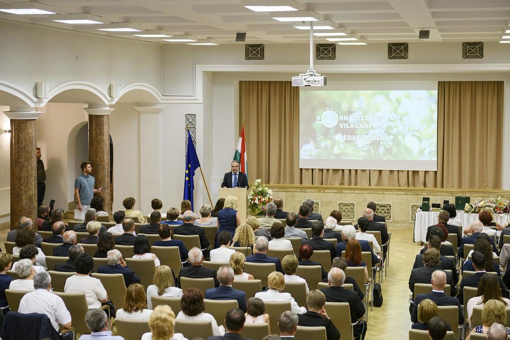 Tessedik Sámuel Díjat kapott Galicz István Ede, a Pesti Barnabás Élelmiszeripari Szakgimnázium és Szakközépiskola igazgatóhelyettese, gyakorlati oktatásvezetője a pék-cukrász szakképesítés