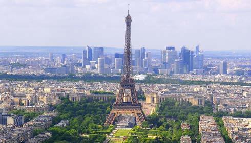 áthat a történelem. Otthona volt ez hódító császárnak és szegény művésznek egyaránt. G. Horváth Anikó 20 éve francia utak idegenvezetője 1.