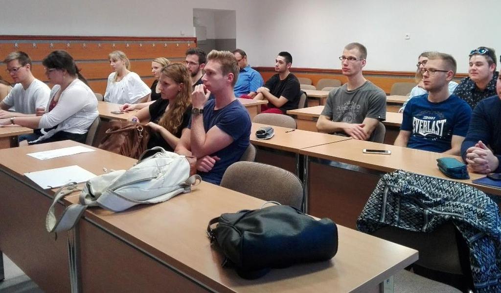 gyógyszergyártás szigorú minőségbiztosítási rendszerét, nagy hangsúlyt fektetve a gyakorlati problémák