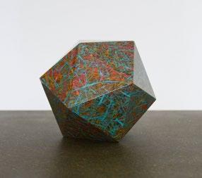50 // 53 HEDRON A HEDRON formavilága abból a tervezési folyamatból ered, mely szem előtt tartja az anyagveszteség
