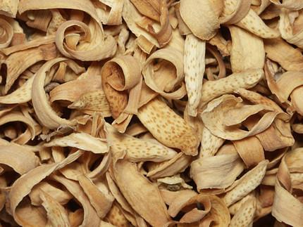 Aurantii amari flos - keserűnarancsvirág Drog: a teljes, szárított, még ki nem nyílt virág enyhe különleges aromás illat, fűszeres, enyhén keserű íz 15-20