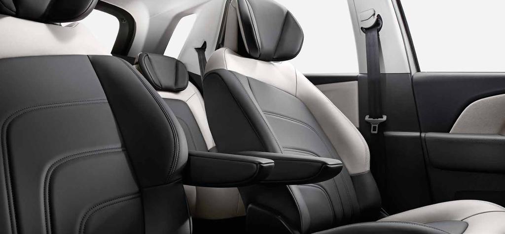 LOUNGE CSOMAG A KIVÉTELES KÉNYELEMÉRT A Citroën C4 SpaceTourer és Grand C4 SpaceTourer loft» stílusban kialakított, rendkívül tágas, világos és otthonos utastérrel rendelkzik.