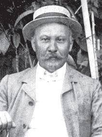 Kondor Vilmos (Körmöcbánya, 1859. jún. 2. Balassagyarmat, 1942. máj. 22.) Erdőmérnök, erdőfőtanácsos, múzeumigazgató, a Palóc liget létrehozója.