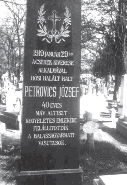 24-én karhatalommal eltávolíttatta a gimnázium éléről. Ceglédre helyezték beosztott tanárnak, az ottaniak azonban tiltakoztak az áthelyezés ellen. Ezt megtudva, Péterffy négy hónap szabadságot kért.