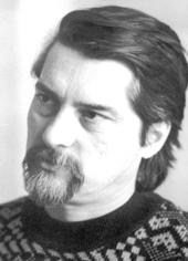 1978-ban segédedzői oklevelet kapott a Testnevelési Főiskolán.