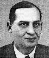 karnagyi szakon munka mellett tanult, a művészképzőt már nem tudta elvégezni, mert behívták katonának. Balatonszabadiban volt kántortanító 1926-tól, majd Lajoskomáromban 1937-ig. A balassagyarmati r.