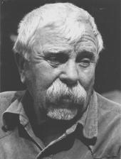 SZ Szabó István (Cered, 1903. aug. 29. Benczúrfalva, 1992. júl. 5.) Fafaragó, szobrászművész. Szegény uradalmi kerékgyártó fiaként született, maga is kerékgyártómester lett.