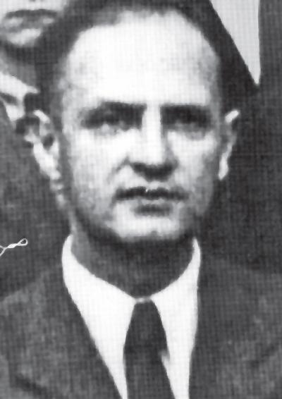 A Gárdonyi Géza Irodalmi Társaság és a Nógrádvármegyei Madách Társaság tagja volt, utóbbinak először helyettes (1935), majd rendes titkára (1940).