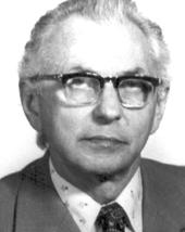 Tóbiás István, dr. (Szeged, 1913. júl. 8. Vác, 1998. aug. 19.) Belgyógyász, a kórház osztályvezető főorvosa.