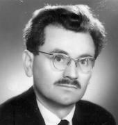 Gulyás balassagyarmat eu Esze Tamás (Szekszárd, 1903. szept. 20. Budapest, 1993. júl. 14.) Történész, irodalomtörténész, egyháztörténész, református lelkész, Balassagyarmat és Szekszárd díszpolgára.