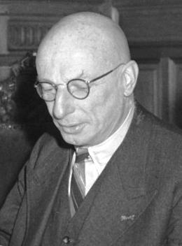 A vallásfenomenológia legfontosabb képviselői Gerardus van der Leeuw (1890 1950) Holland teológus, lelkész, vallástörténész a Groningeni Egyetemen (és 1945-46-ban politikus, oktatásügyi miniszter)