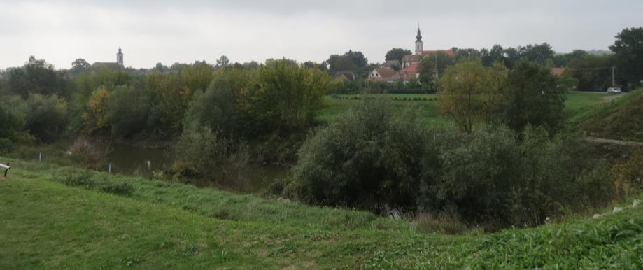 Általános településképi jellemzők Medina településképét a templomok, valamint a lakó- és középületek megjelenése, tömege határozza meg.