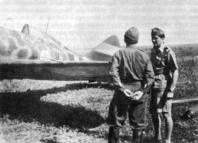 v. Horthy István főhadnagy Reggiane Re-2000, olasz Héja" gépével lóta, sokszor bizonyított. A kétfedelű vadászgépek korszakában is megállta jól a helyét.