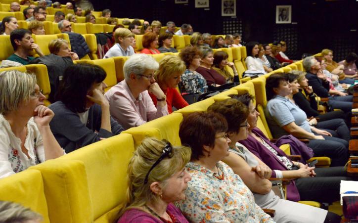 Érettségi A vizsgabizottsági elnökök is készülnek az érettségire A Somogy Megyei Kormányhivatal idén is megtartotta továbbképzését, amelyen 125 vizsgabizottsági elnök vett részt.