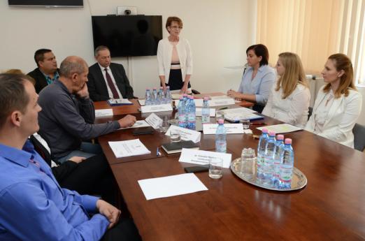 Értekezlet A Nagyatádi Járási Hivatal és a Cigány Nemzetiségi Önkormányzat értekezlete A már hagyománynak tekinthető szakmai értekezletet tartottak a Nagyatádi Járási Hivatalban a hivatal