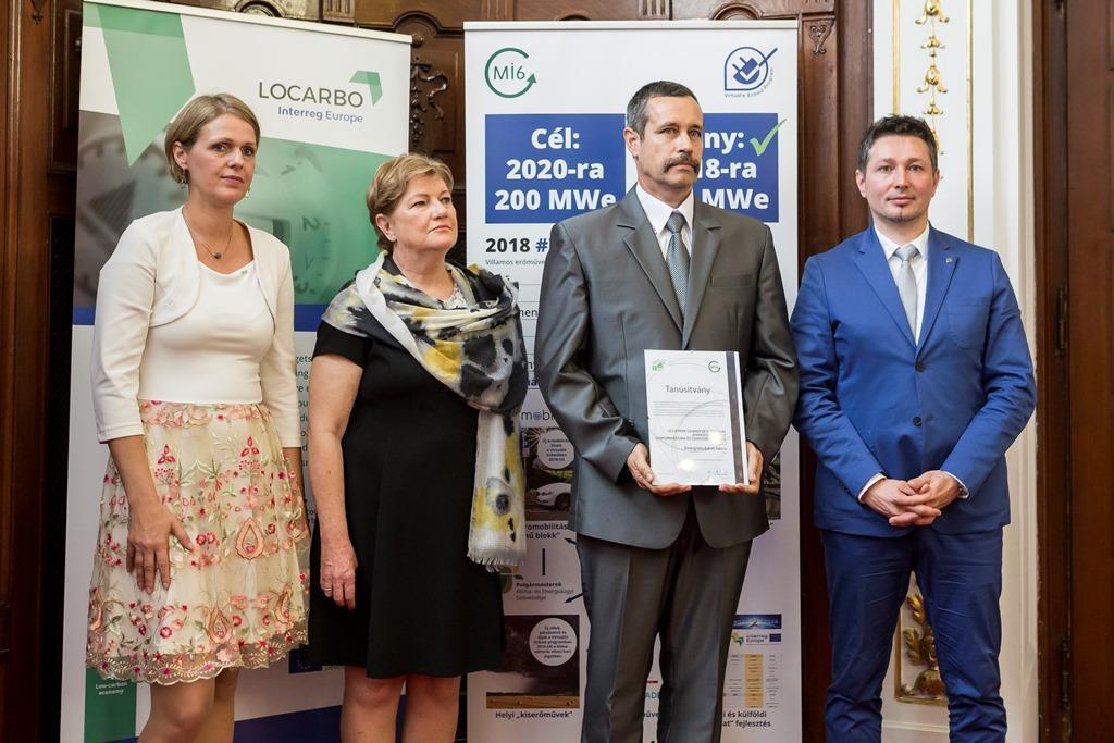 Energiatudatos Iskola Iskolánk az "Energiatudatos Iskola" megtisztelő címet nyerte el az Országgyűlés Nemzeti Fenntartható Fejlődési Tanácsa által védnökölt, a Magyar Innováció és Hatékonyság