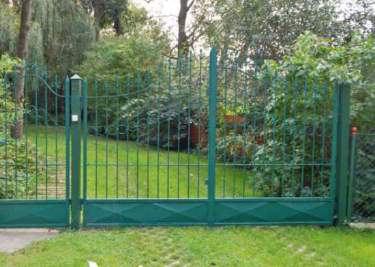 Példák modern bejárati ajtóra, a képek nem a