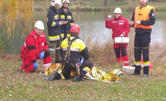 Az Egyesületnek krízisintervenciós csoportjai is van, a gyakorlaton a pszichológus a sérülteknek és a szemtanúknak nyújtott lelki, támogató segítséget.