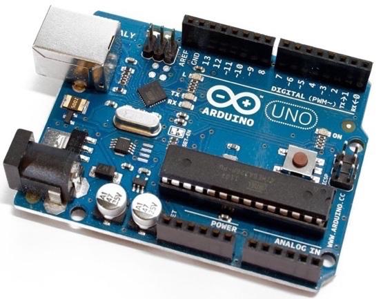 Az Arduino vezérlő egy ATMEGA 8, 168 vagy 328-as mikrokontrollert tartalmazó áramköri elem, amely egy nyílt forráskódú szoftverrel