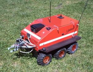 A szenzorok adatait egy központi Atmega 32u4 mikrokontroller gyűjti össze és küldi a számítógéphez egy RF434MHz-es adón keresztül, amelynek hatótávolsága 150 m.