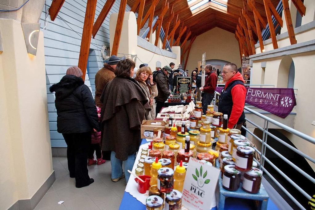 pp.72-79. 1. kép: Tokaj-Hegyalja piac a Tokaji borvidéken forrás: http://www.facebook.com/hegyaljapiac 5.