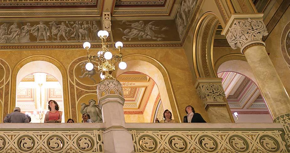 9 GUIDED TOURS IN ENGLISH Vigadó is looking forward to your visit!