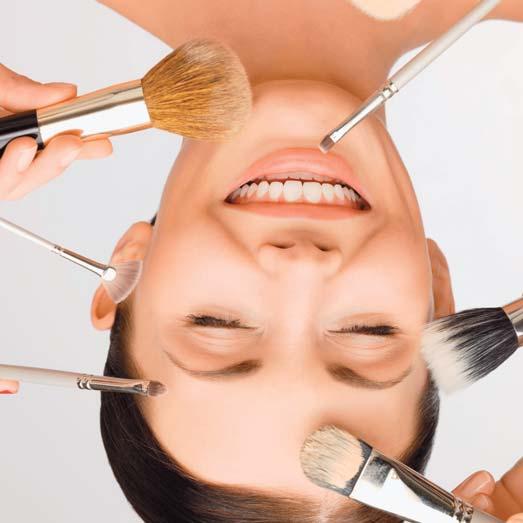 # Sminkszínpad 2019. október 26. szombat 10.30 A tökéletes tusvonal a 60-as években és ma Pádár Detti sminkmester 11.00 Az airbrush technika hétköznapi használata Lukács Nikolett sminkes 11.