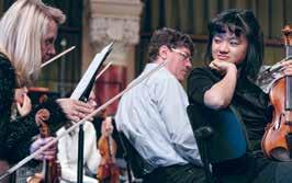 változni a zenekar mind Lutosławski pointilizmusában és Rachmaninov Delacroix hangulatú festőiségében. Elképesztő! Jens F. Laurson IONARTS 2019.