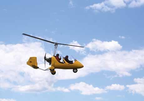 Olyan, akár egy kabrió helikopter, amely konstrukciójából adódóan képes egyhelyben állni a levegőben. Nyitott kabinjából zavartalanul élvezheti a panorámát, fotózhat, filmezhet kedvére.