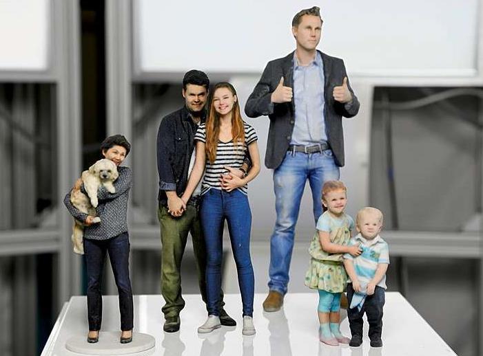 Az egyik megoldás a porított anyagok nyomtatására, hogy a 3D nyomtató kamráját felfűtik olyan hőmérsékletre, ami éppen csak nem éri el az adott alapanyag olvadáspontját.