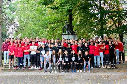 ISKOLÁNK Iskolánk Debrecen-Pallag területén, a Nagyerdő szélén egy 3,5 hektáros parkban egyedülálló természetvédelmi környezetben helyezkedik el.