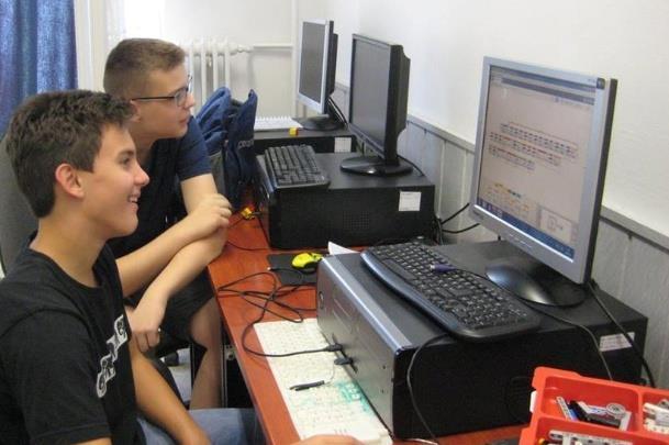 A középiskola egyik fontos feladata, hogy a felsőoktatásra készítse fel a diákjait. A sikeres felvételi vizsga feltétele, hogy a tanuló megfelelő pontszámmal jelentkezzen az egyetemre.