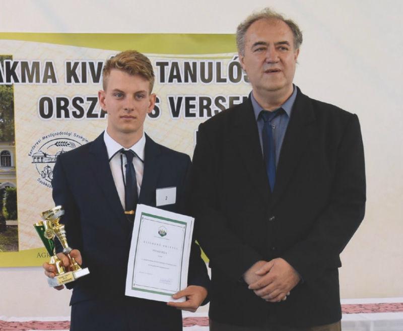 A gazda SZKTV nyertese, Pintér Béla, és felkészítő tanára, Sipos Gyula mindent megtettek a sikeres szereplésért 1.
